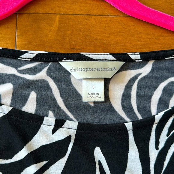 NWOT Christopher & Banks Zebra Asymmetrical Tunic Top in Small - Picture 2 of 6